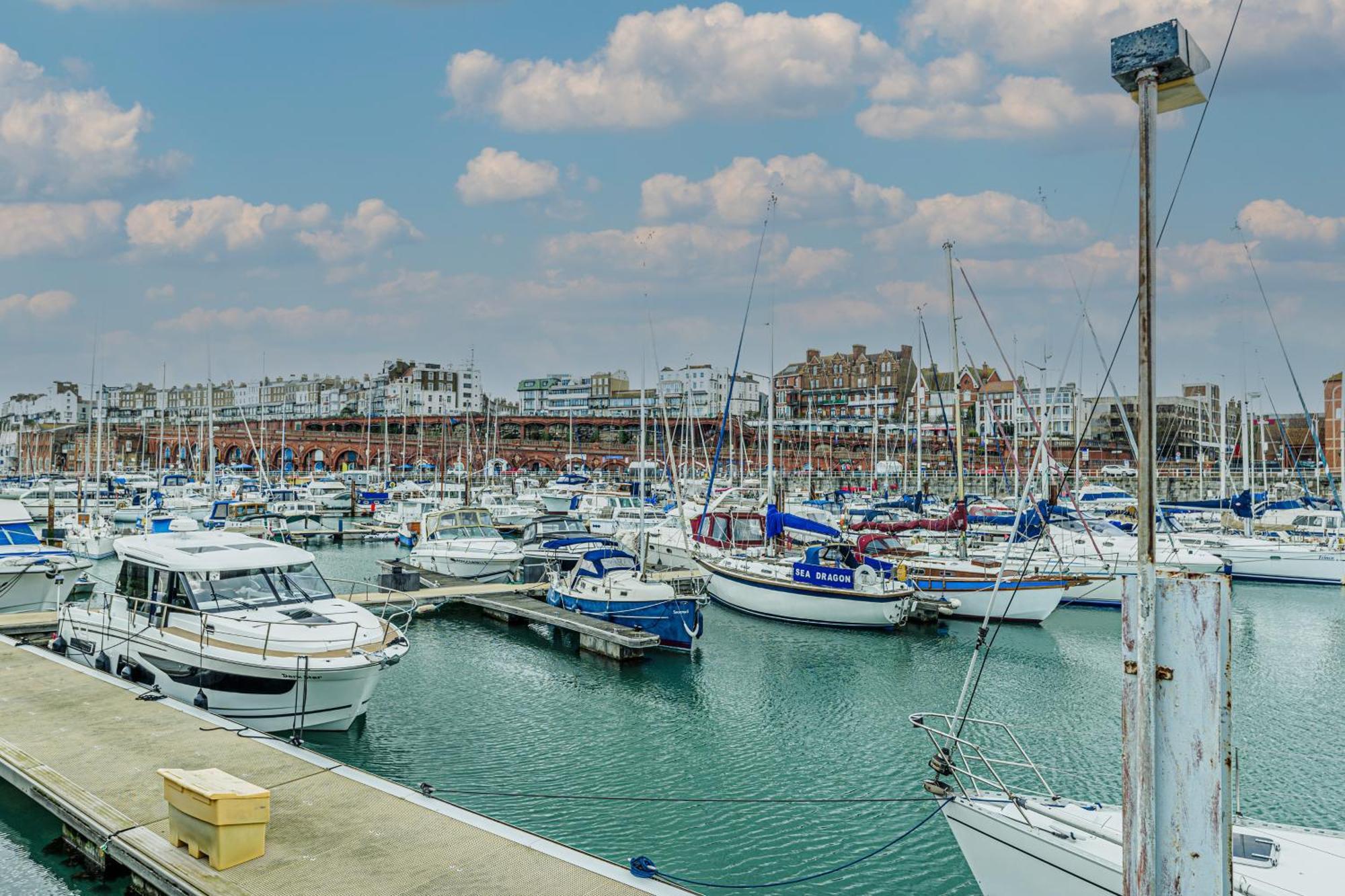 Modern Apartments In Vibrant Ramsgate Exterior foto